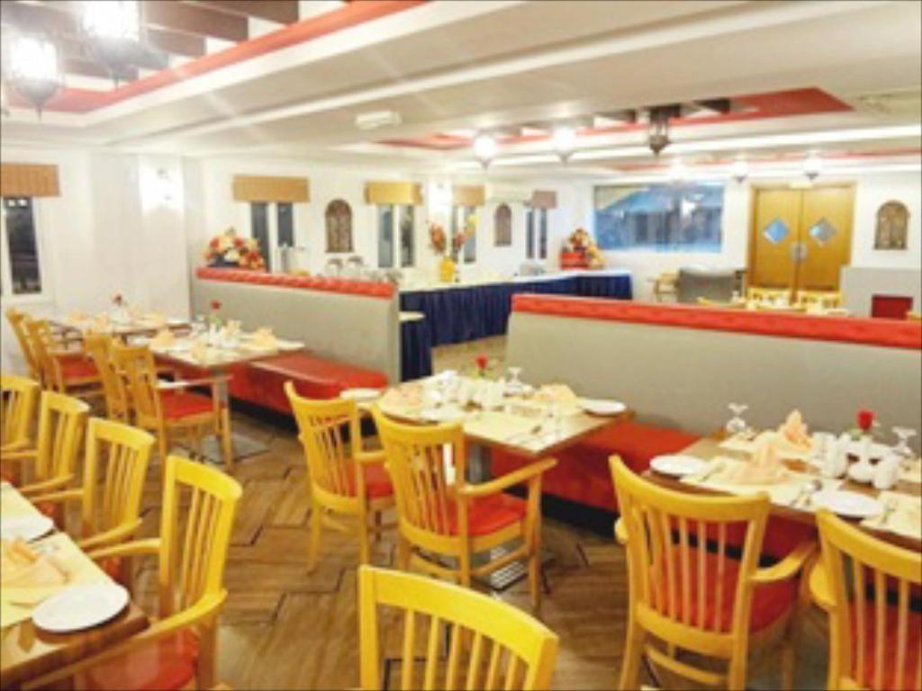 Johny International Hotel Muscat Exterior photo