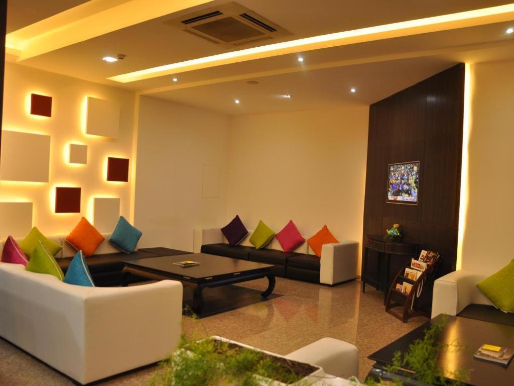 Johny International Hotel Muscat Exterior photo