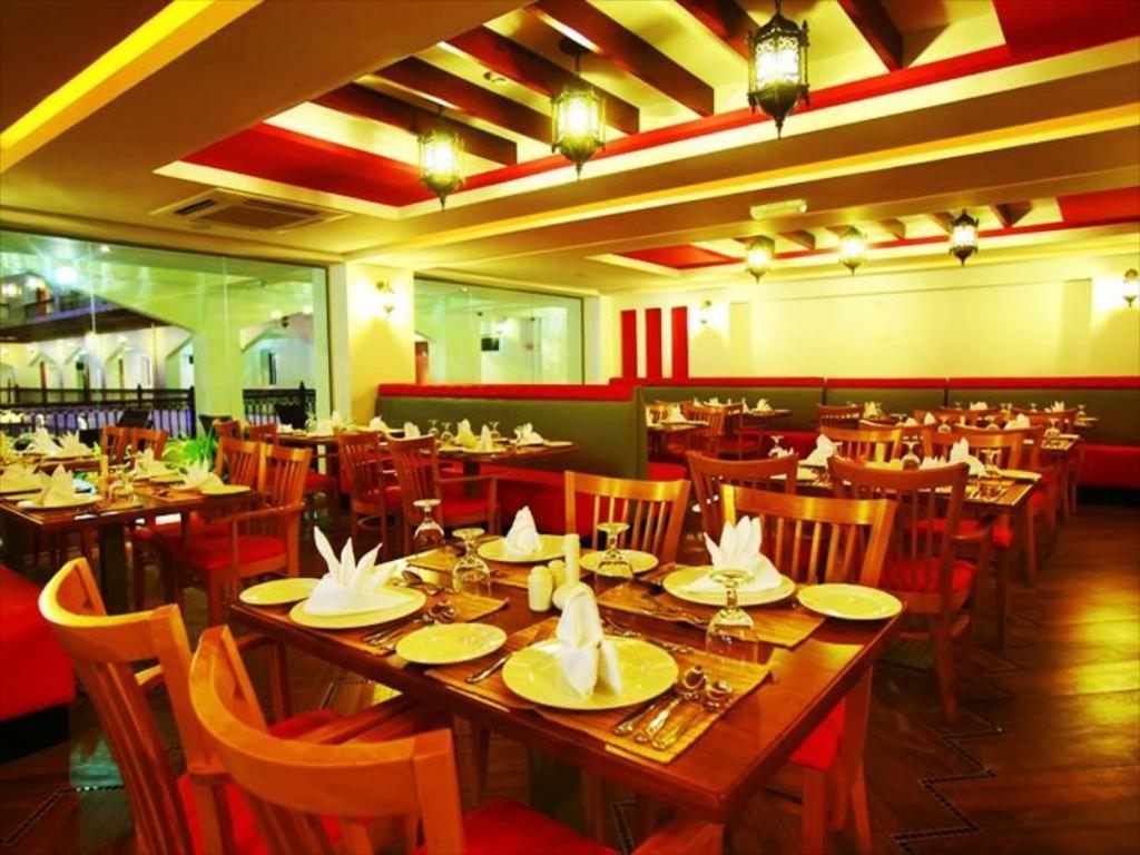 Johny International Hotel Muscat Exterior photo